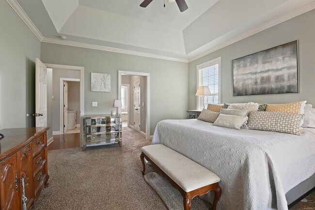 Building Photo - 401 Clear Creek View
