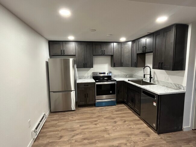 Building Photo - 17952 E Gunnison Pl