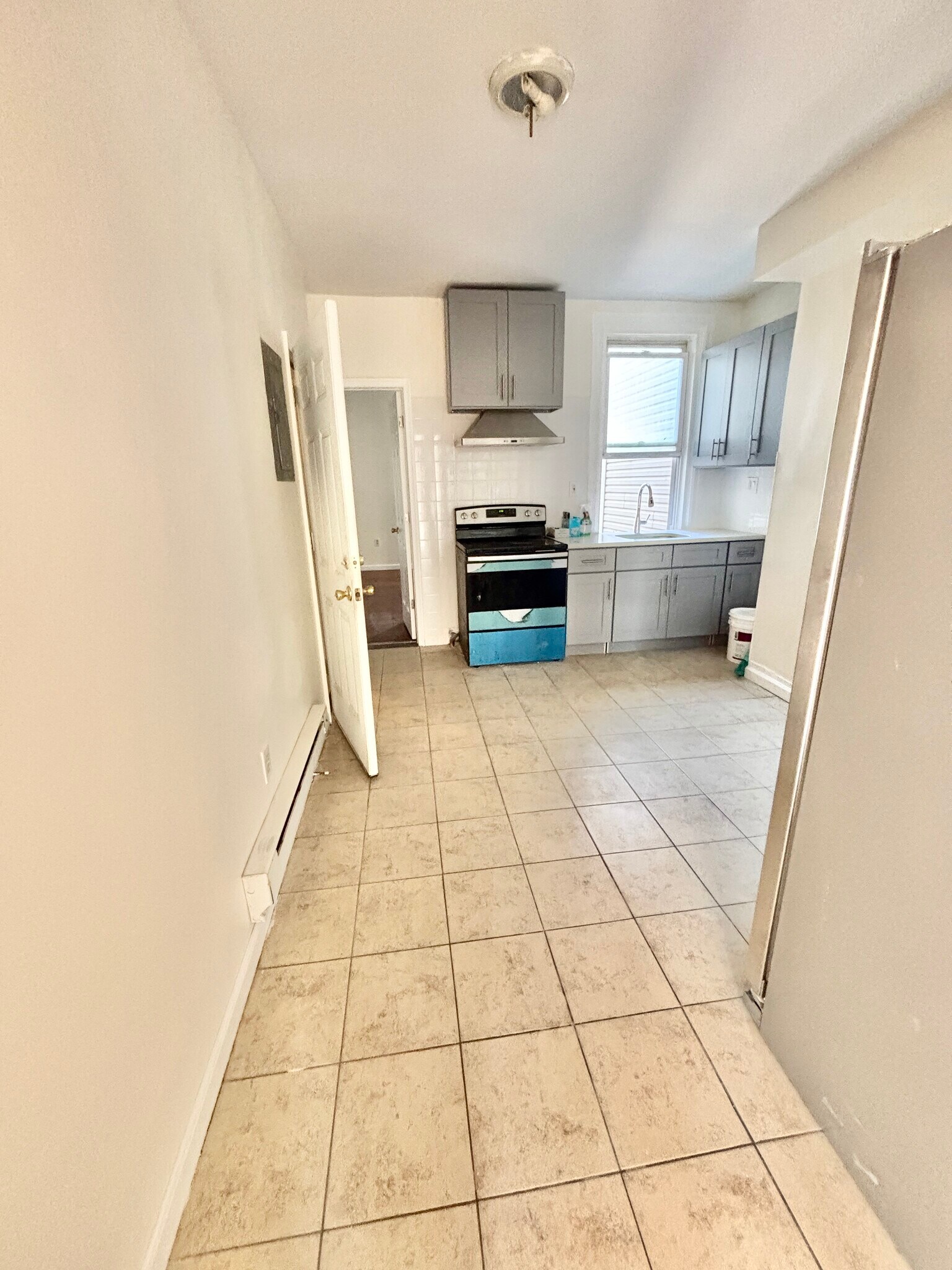 Building Photo - 1025 Mount Vernon St