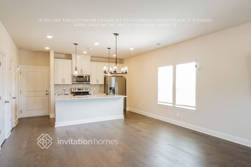 Building Photo - 231 River Rock Dr