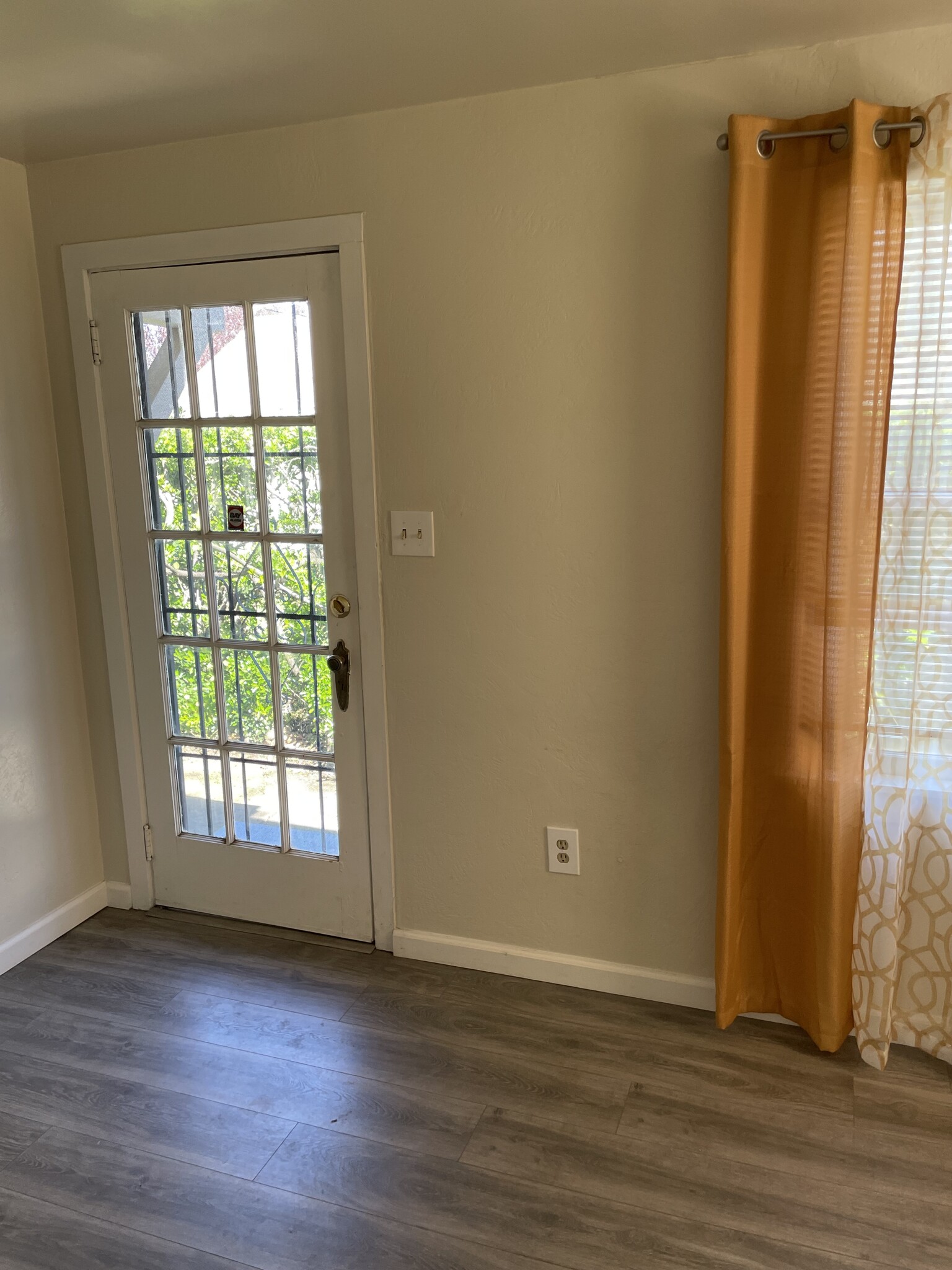 Building Photo - 721 N Church St