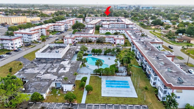 Building Photo - 4310 NW 12th Ct