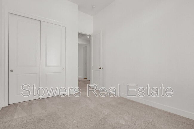 Building Photo - 5212 S Esprit Loop