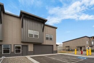 Building Photo - New Modern Construction Work Live