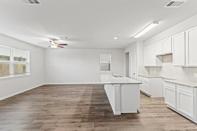 Building Photo - 24822 Landolfi Dr