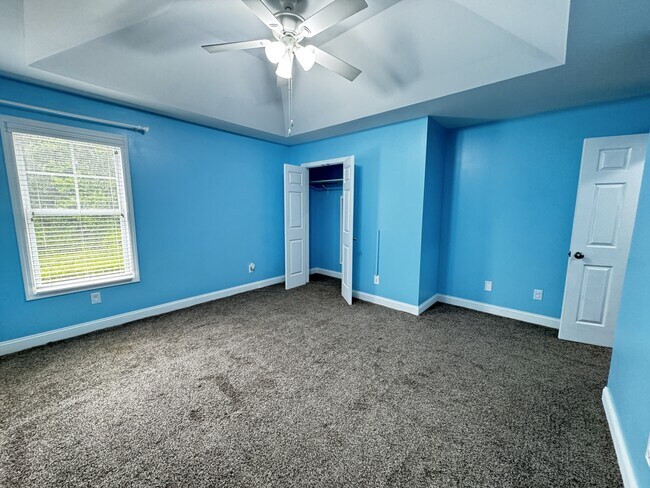 Building Photo - 231 Southwoods Ln