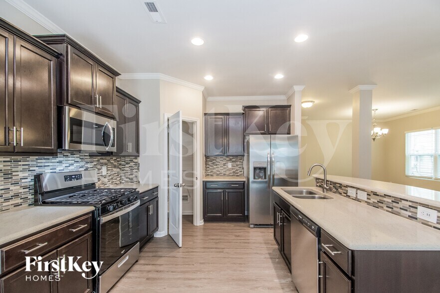 Building Photo - 2055 Tanners Mill Dr