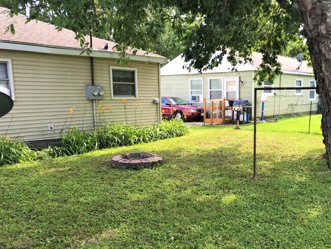 Building Photo - 728/730 Lee Ct.