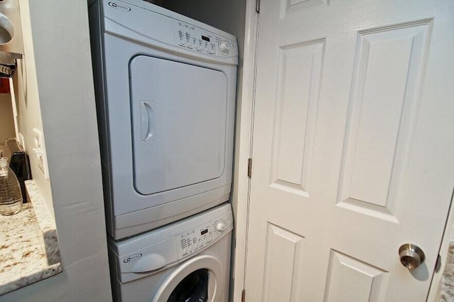 Building Photo - 1800 19th St NW