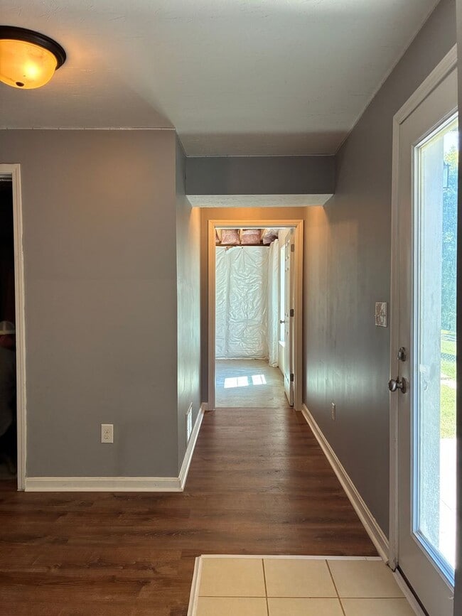 Building Photo - **ELIZABETHTOWN INDEPENDENT SCHOOL DISTRICT**