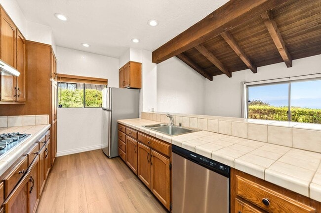 Building Photo - 3636 Malibu Country Dr