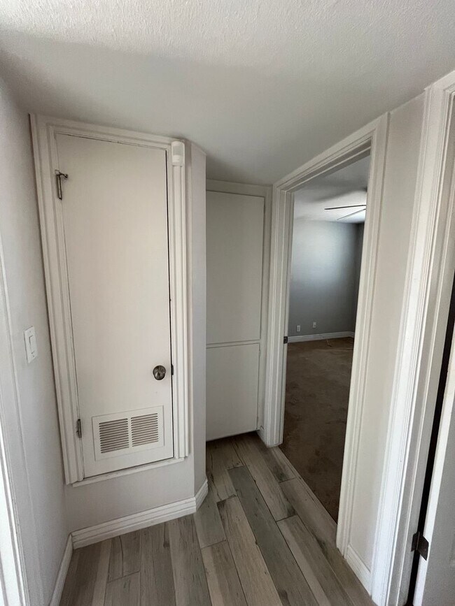 Building Photo - Beautiful Three Bedroom Scottsdale House w...