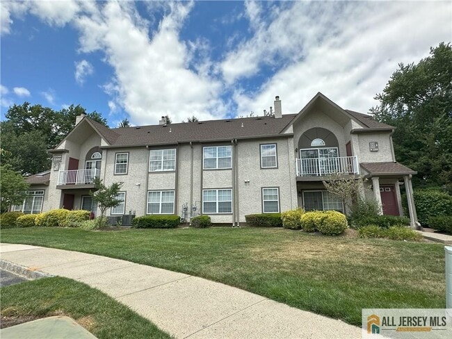 Building Photo - 2303 Commons at Kingswood Dr