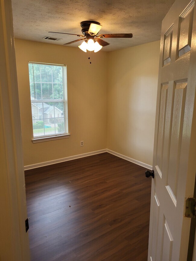 Building Photo - 4668 Eucalyptus Way