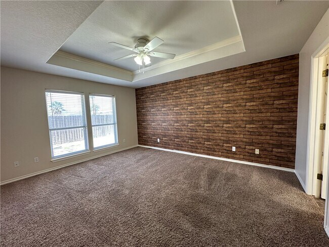 Building Photo - 14905 Dasmarinas Dr
