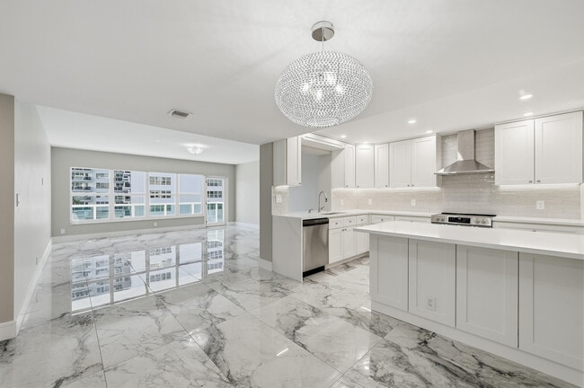 Building Photo - 3550 Galt Ocean Dr