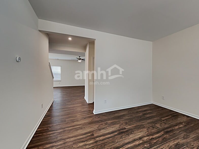 Building Photo - 5053 Twin River Dr