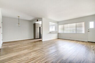 Building Photo - 1030 20th St