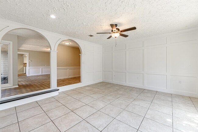 Building Photo - 102 Butlers Ct