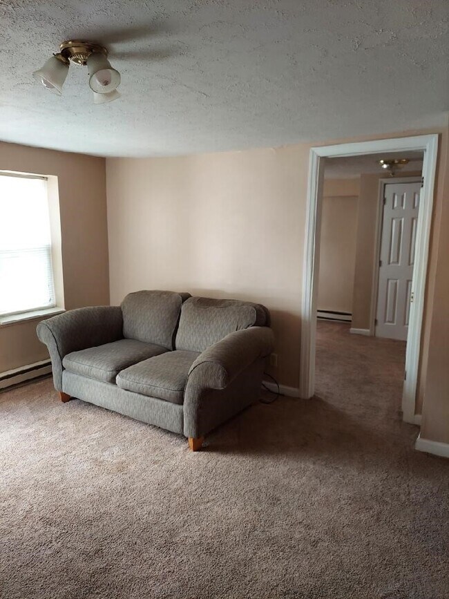 Living Room - 465 Winsley St