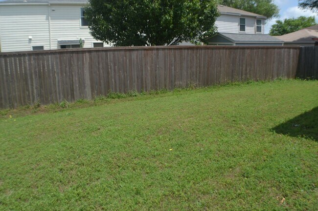 Building Photo - 1305 Swan Ridge Dr