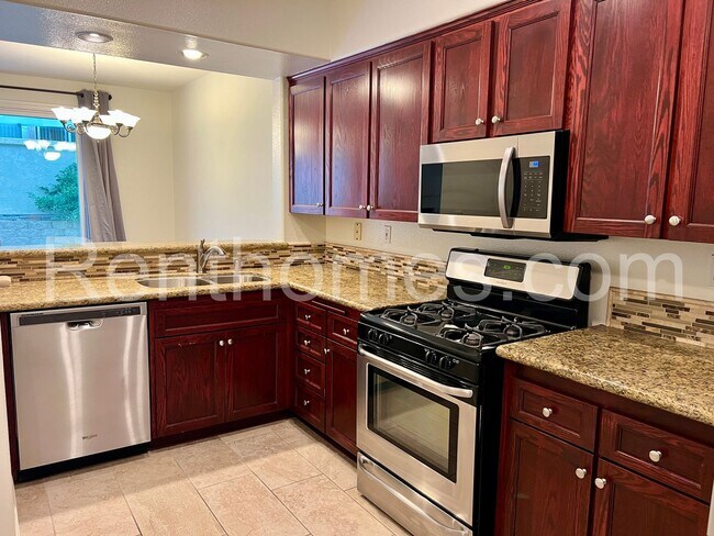 Building Photo - 10960 Creekbridge Pl