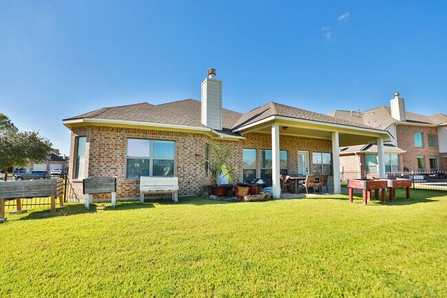 Building Photo - 23310 Parkway Lakes Ln