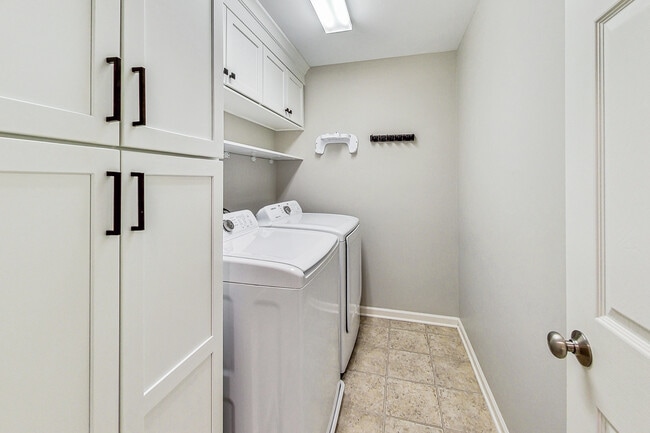 Building Photo - 598 Station Park Cir