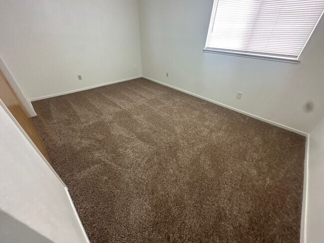 Building Photo - Gated community - Water, Garbage & Sewer I...