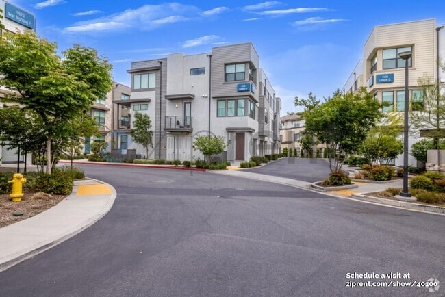 Building Photo - 11048 Luminate Dr