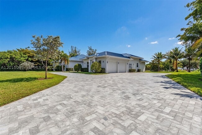 Building Photo - 2400 SW 112th Ave