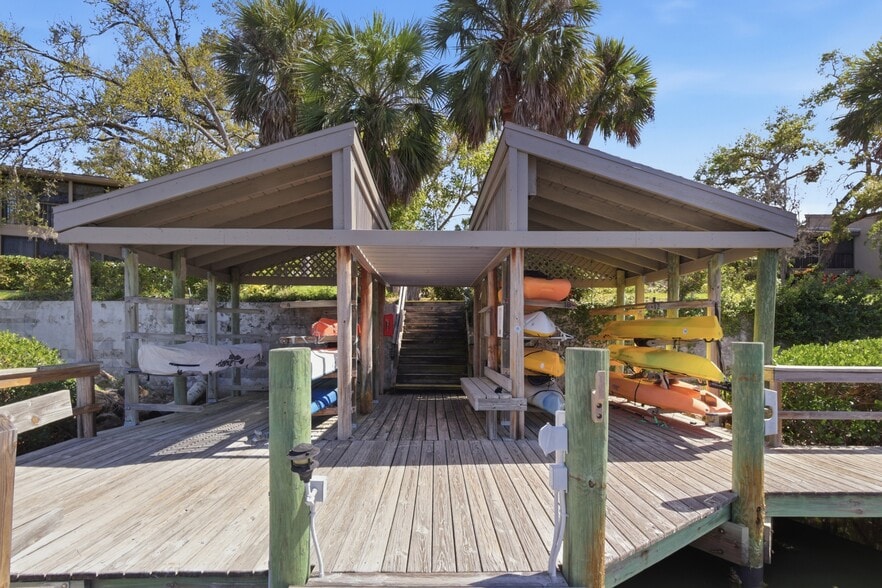 Building Photo - 1628 Clower Creek Dr