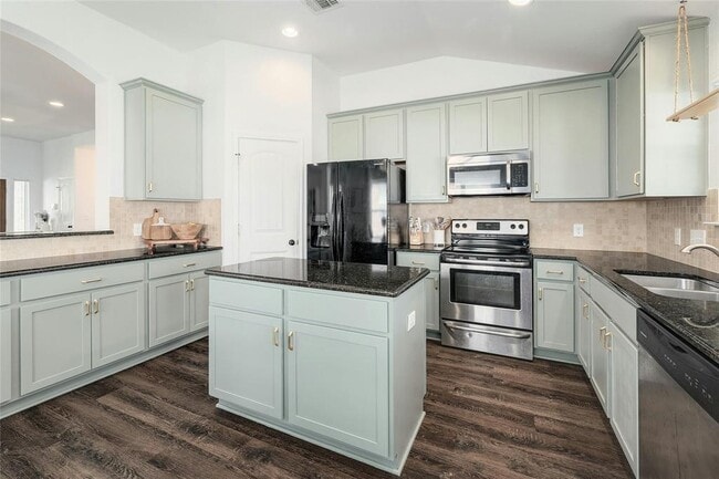 Building Photo - 1115 Petroglyph Trail