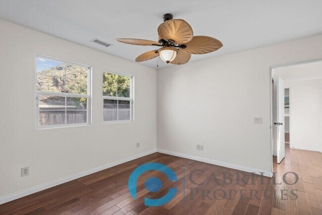 Building Photo - 7940 La Jolla Shores Dr