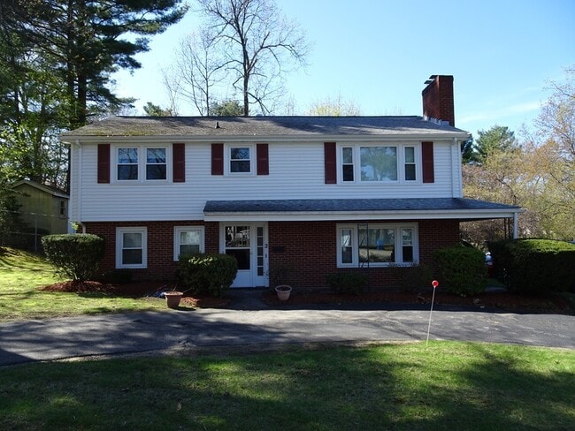 Primary Photo - 2 Lantern Ln