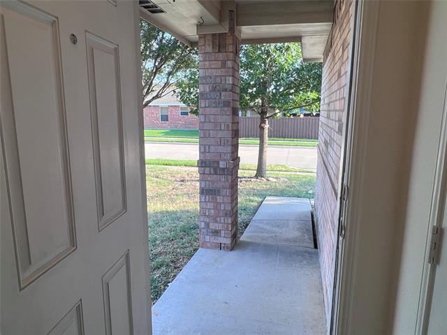 Building Photo - 8911 Valley River Dr