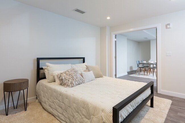 Building Photo - 40 Collins Ave