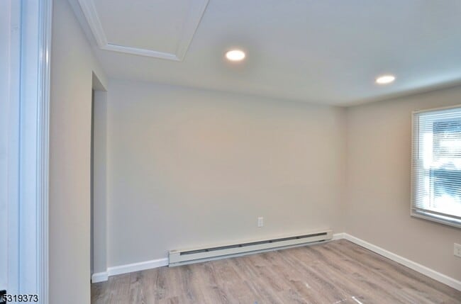 Building Photo - 8 Apple Trail