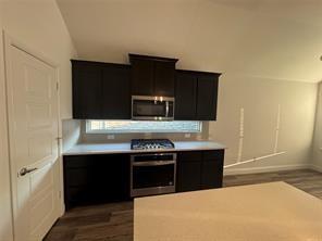 Building Photo - 619 Creekview Ln