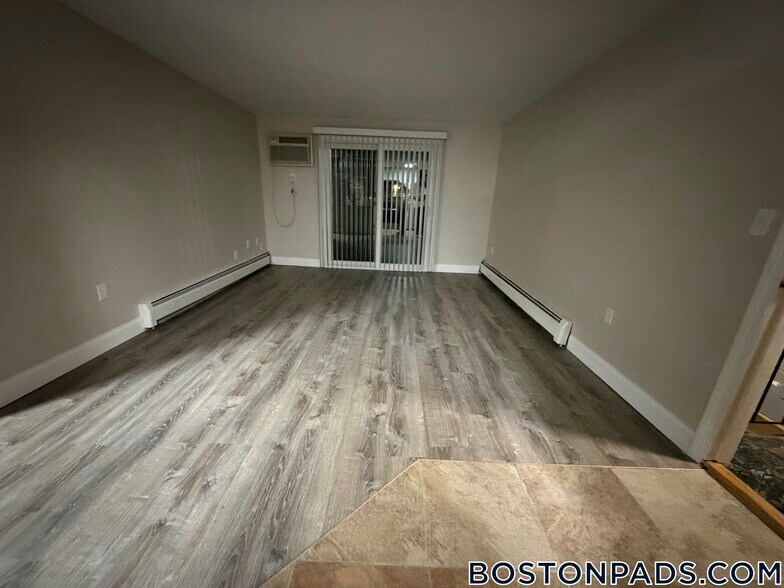 Building Photo - 169 Aiken Ave