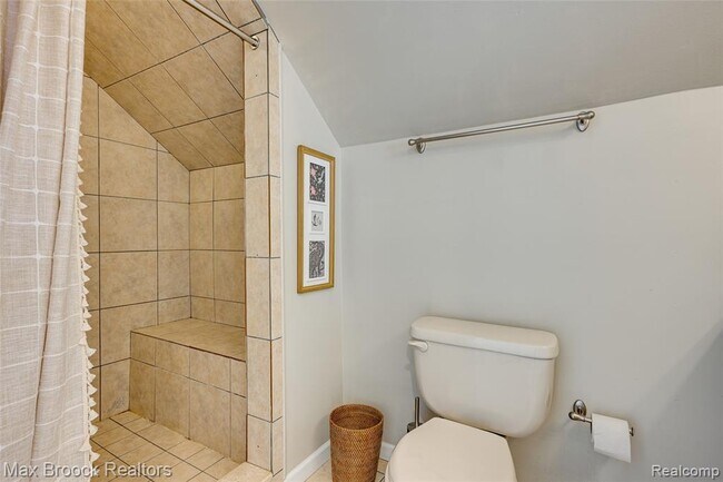 Building Photo - 1460 Cole St