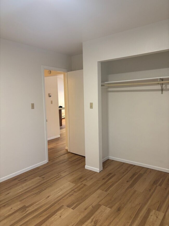 Building Photo - 3rd Ave 1410 -SB