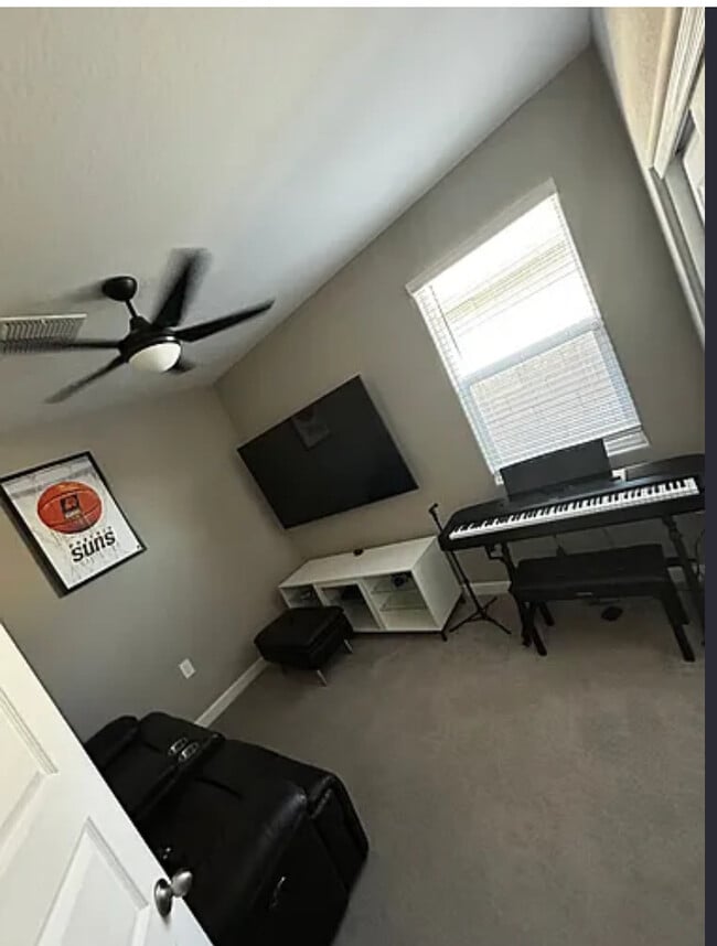 Building Photo - 12028 W Levi Dr