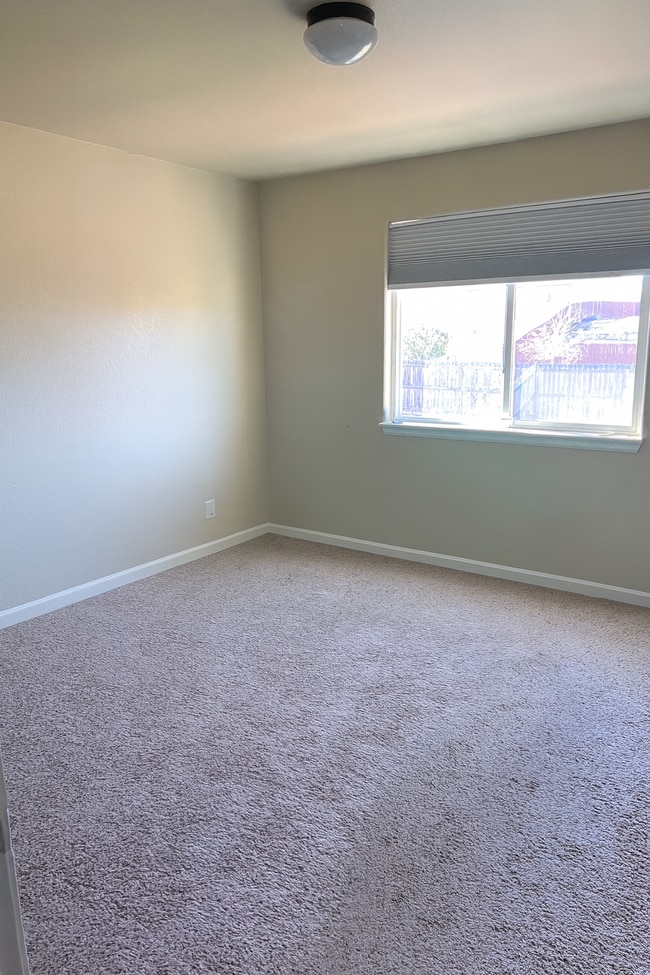 Building Photo - 7238 Dutch Loop