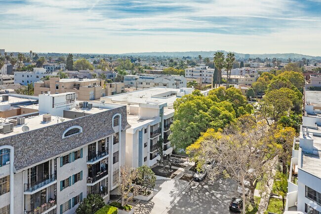 Aerial Photo - 814 S Wooster St