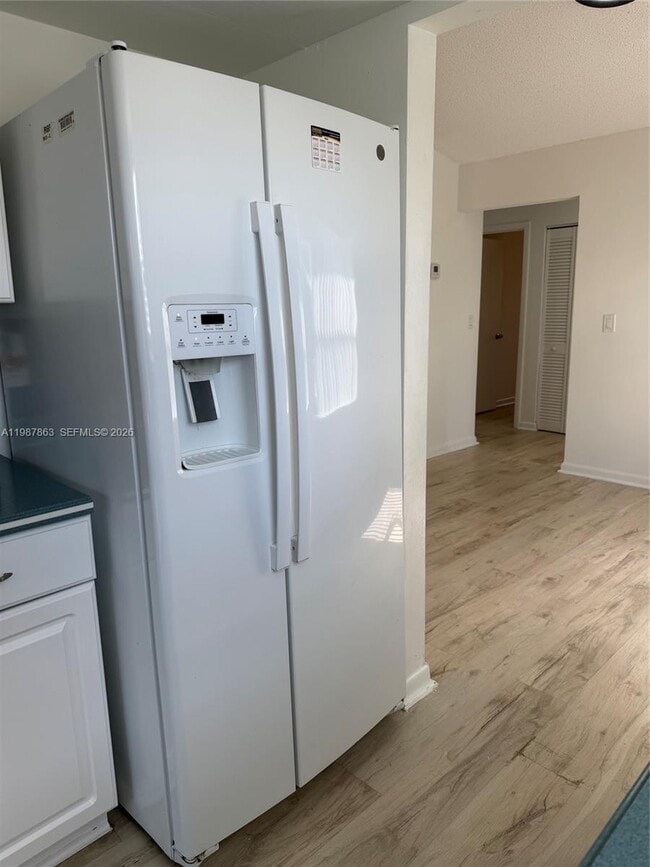 Building Photo - 1419 Yellowthroat St