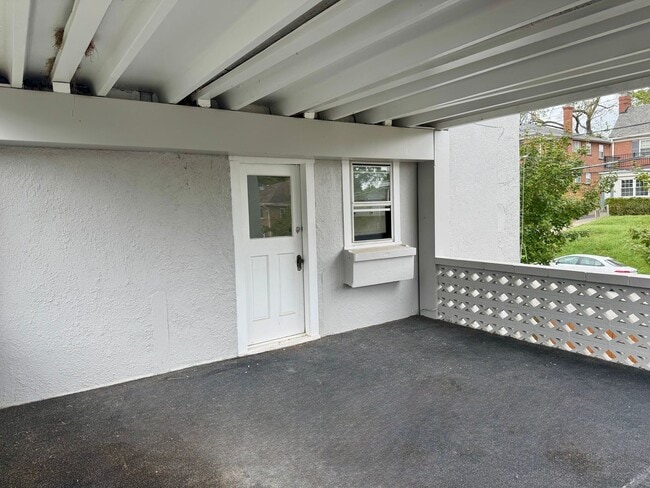 Building Photo - 3590 Outlook Ave