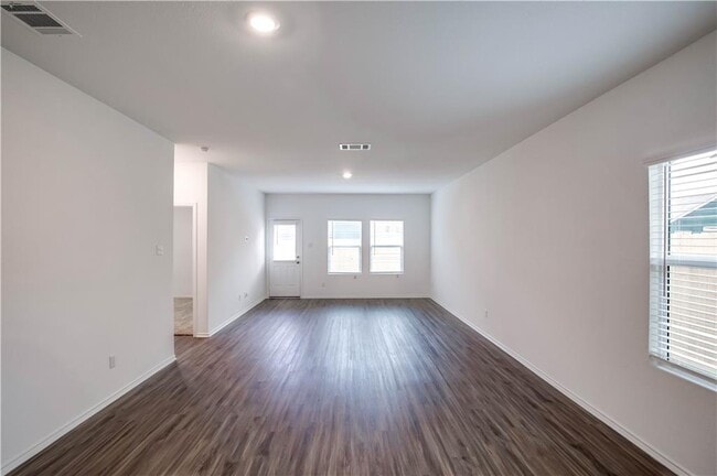 Building Photo - 328 Mica Trl