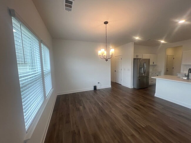 Building Photo - 312 Traywick Pl