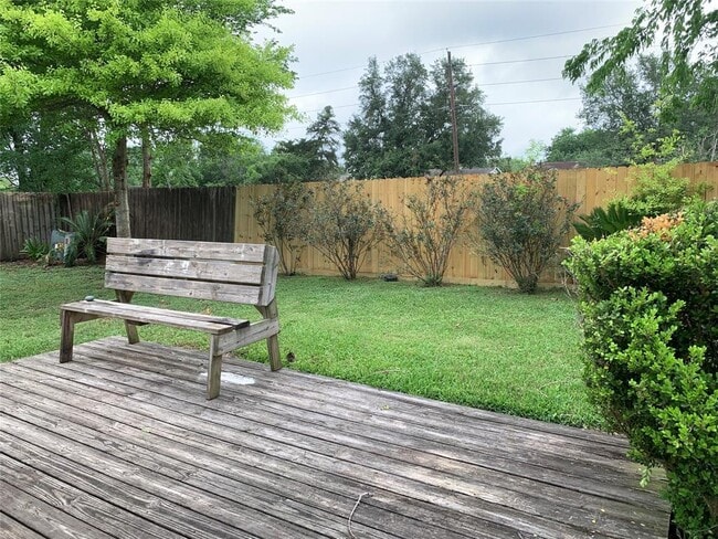 Building Photo - 6903 Harpers Dr